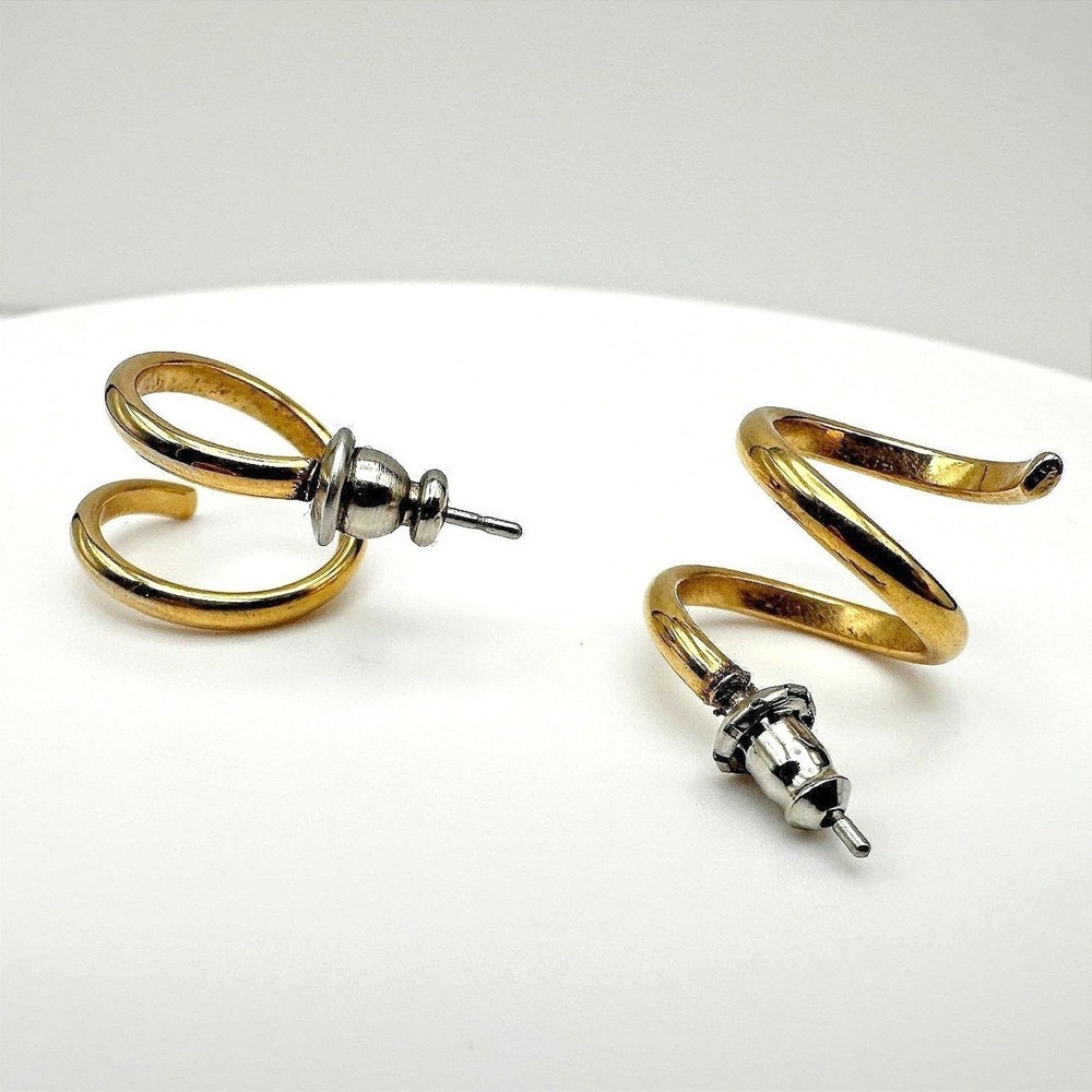 Vintage 90s Gold Tone Spiral Twirl Hoop Earrings Modernist Stud Women's Jewelry